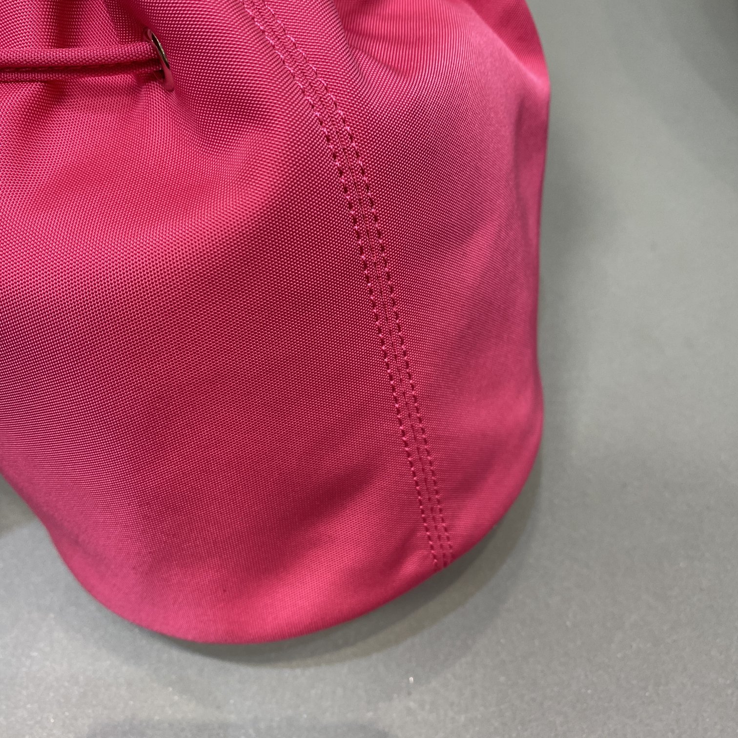 Ba1en*iaga Bucket Bag Pink