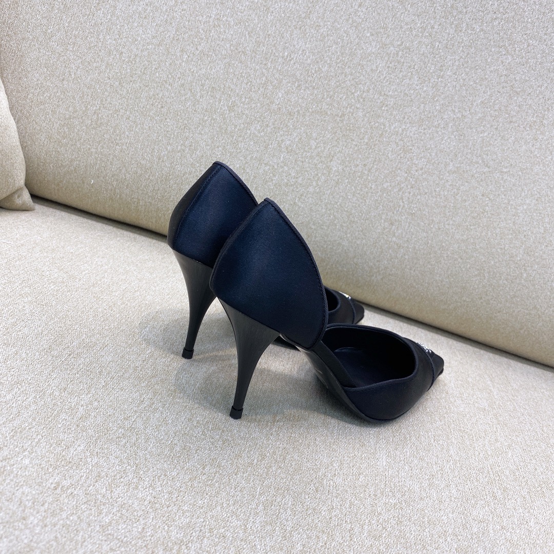 Ch**el Heels 02