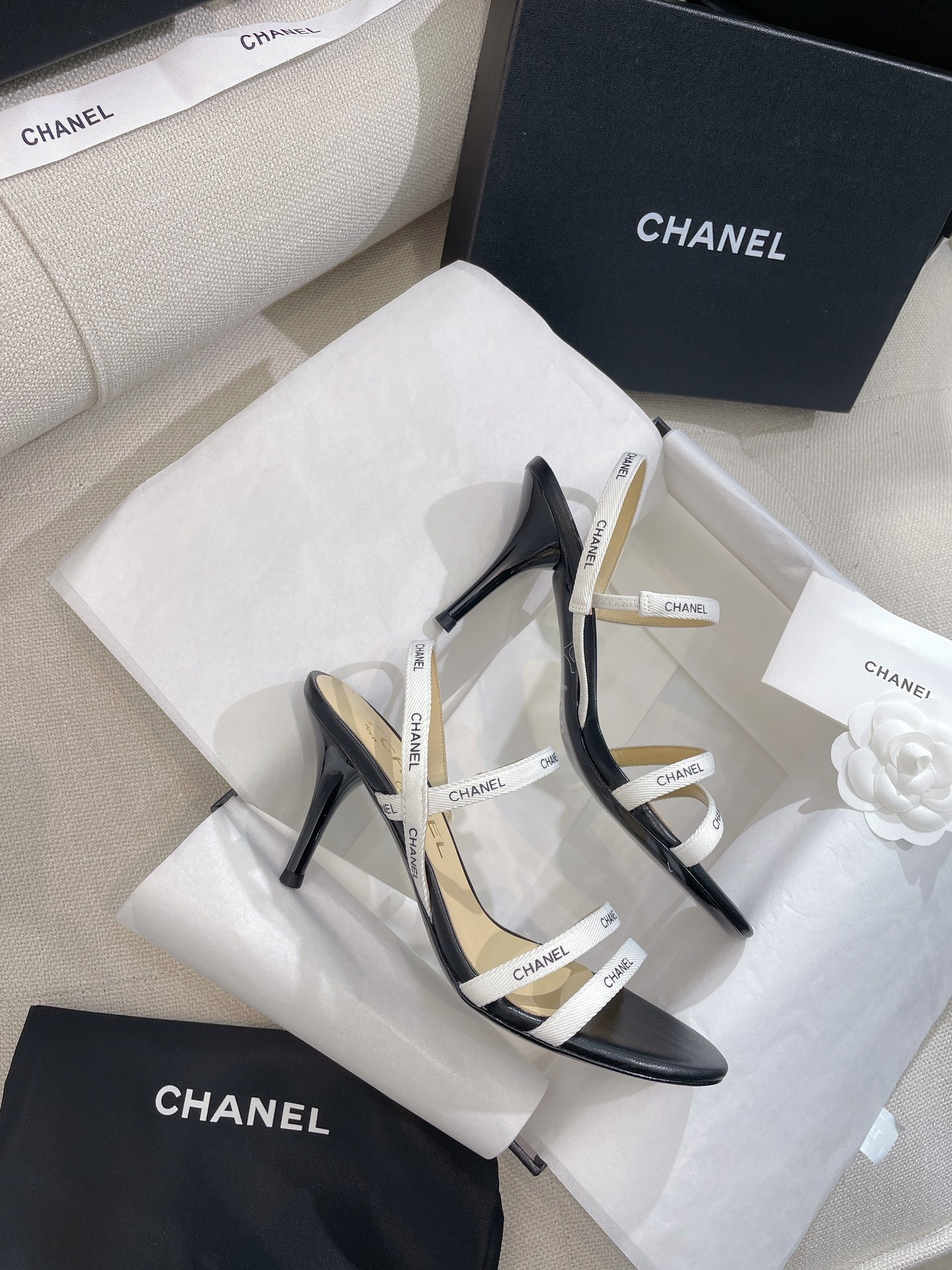 Ch**el Heels 04