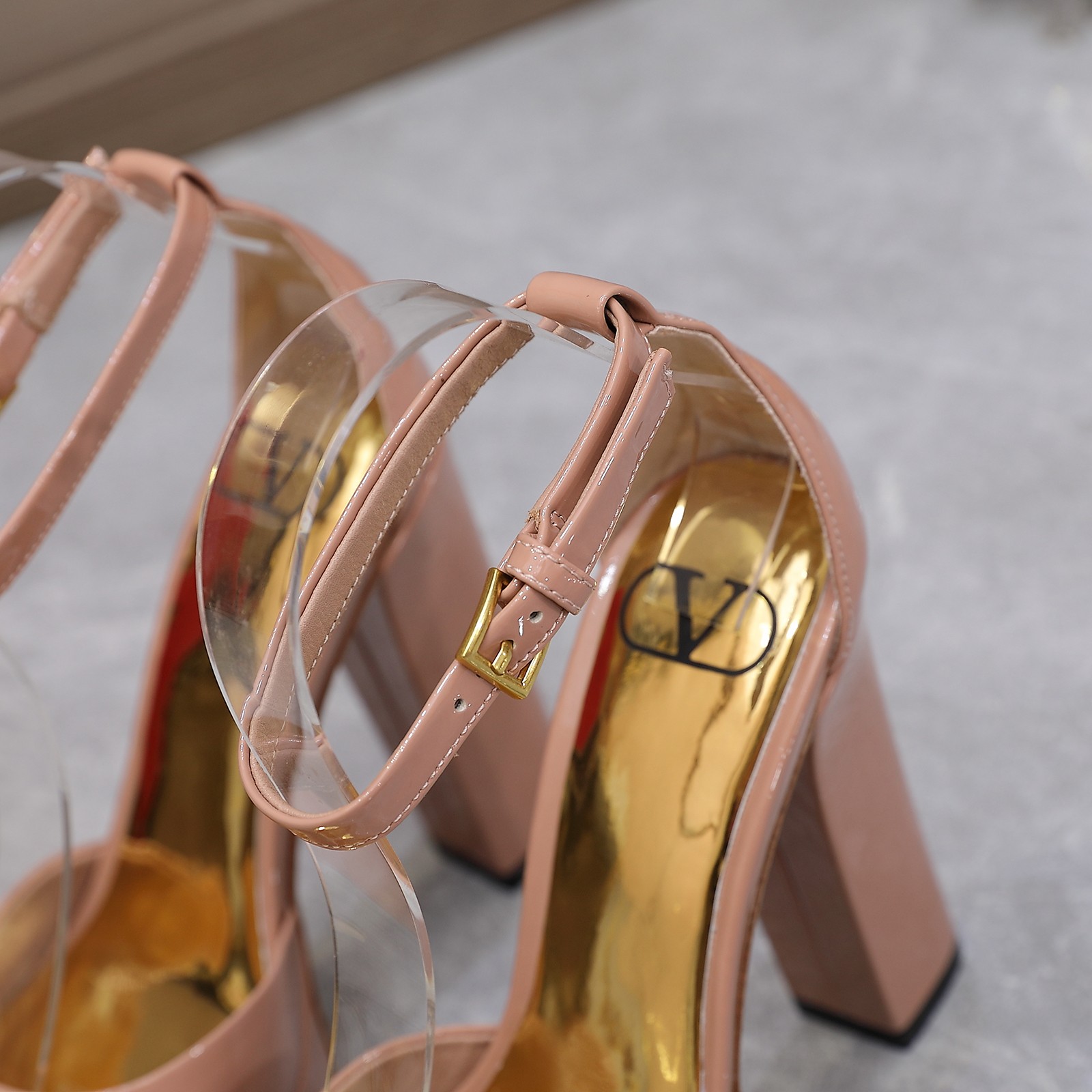 Va1e*ntin0 Heels Pink 