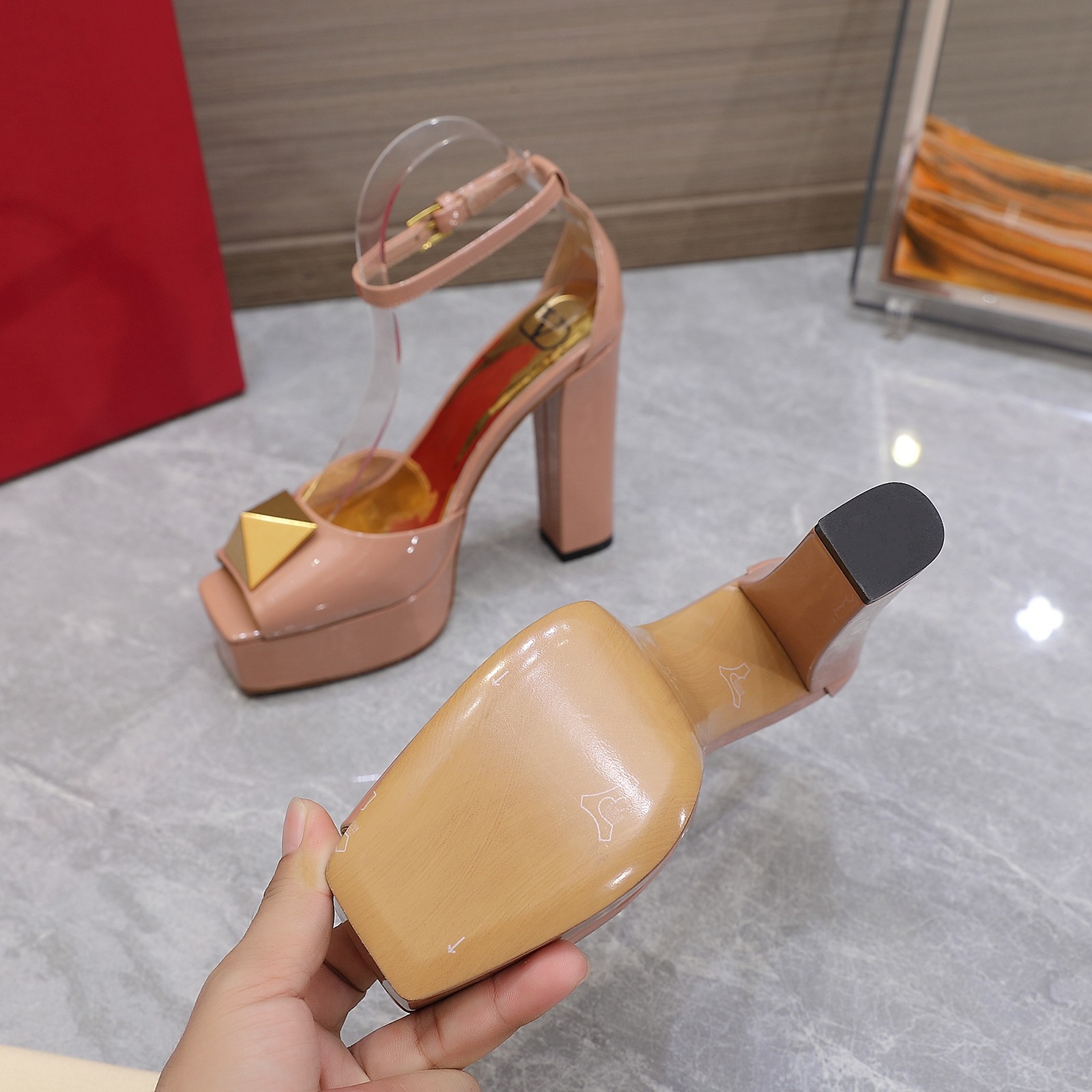 Va1e*ntin0 Heels Pink 