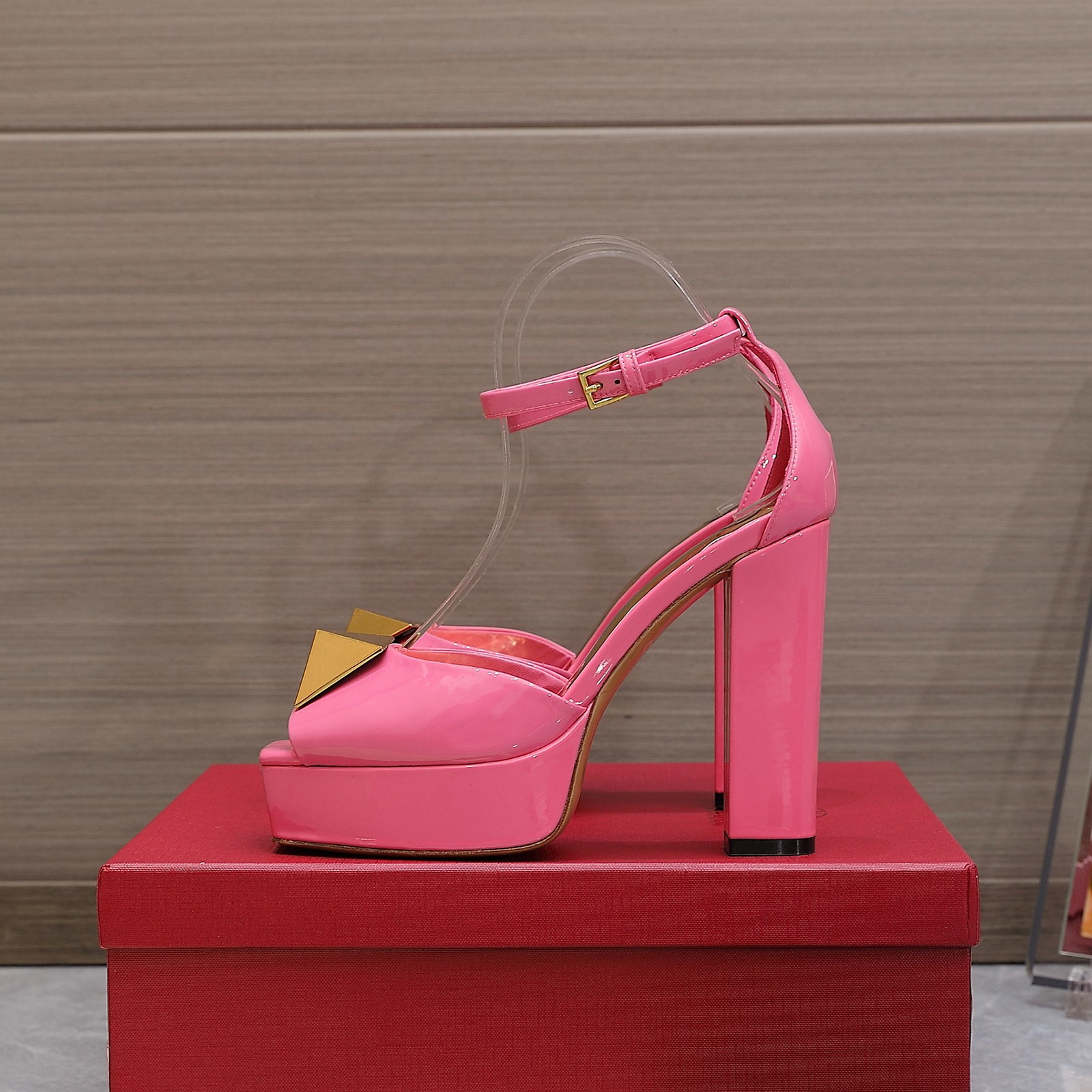 Va1e*ntin0 Heels Baby Pink