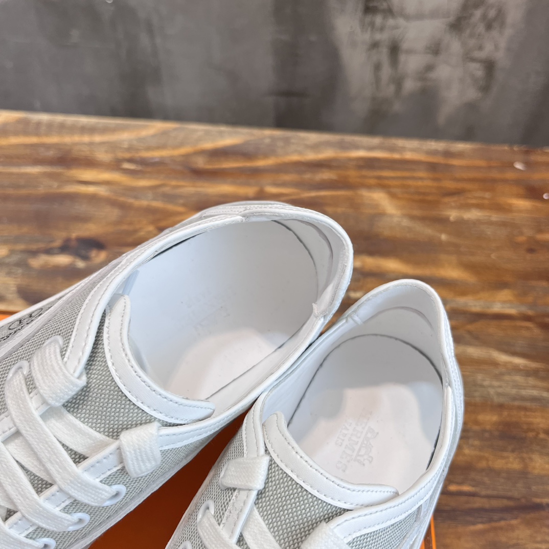 H**me5 Low-Top Sneakers Grey