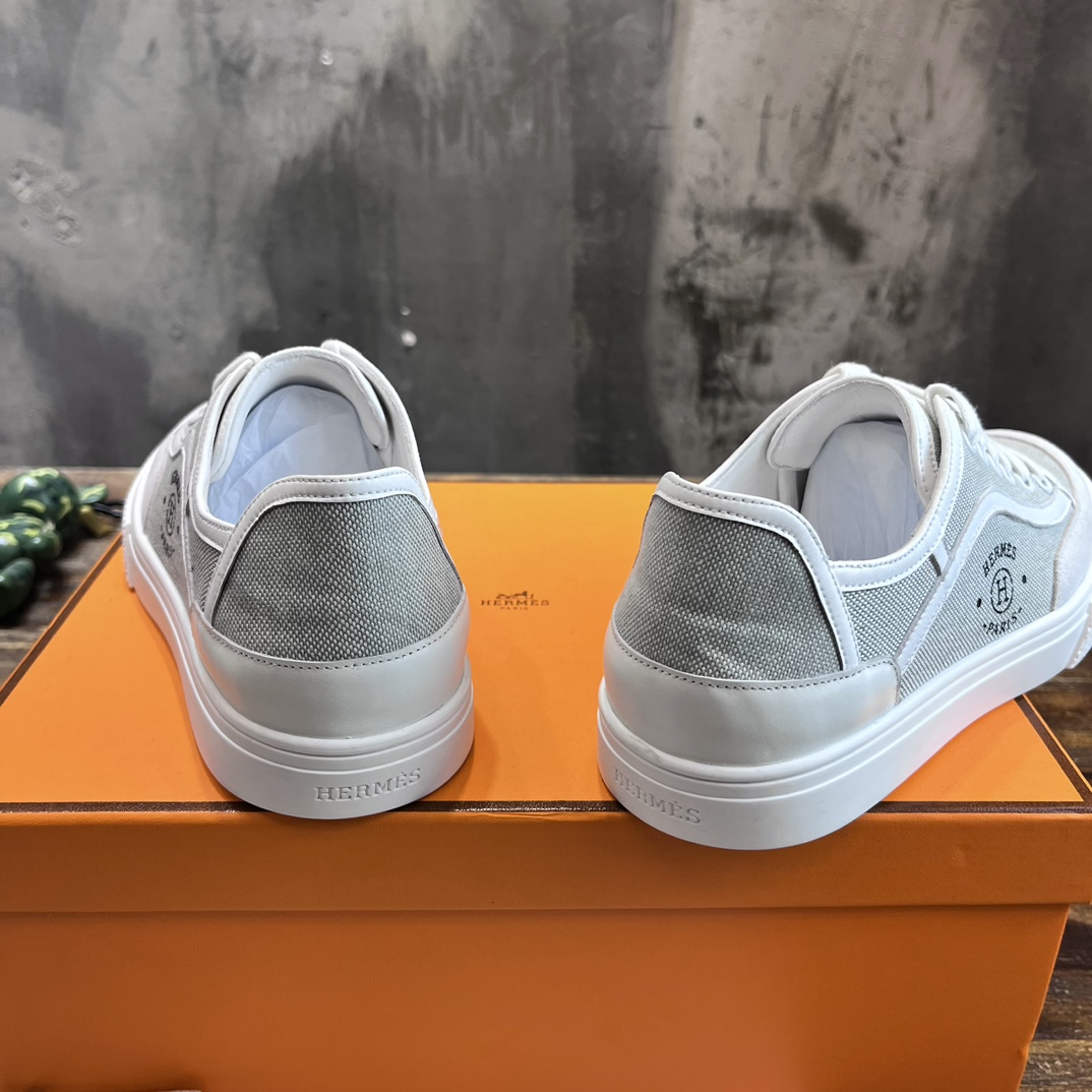 H**me5 Low-Top Sneakers Grey