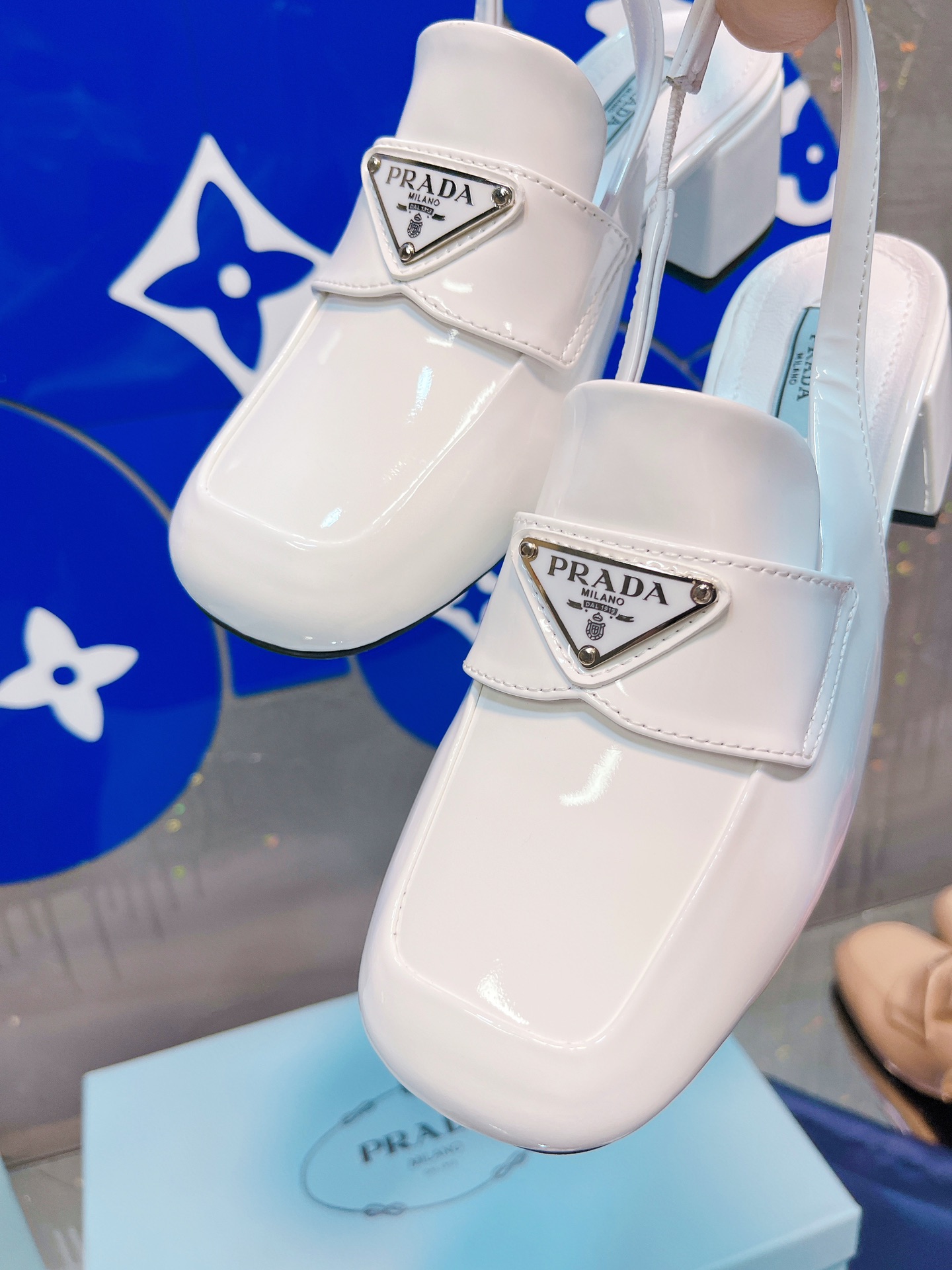 Pra*a Heels White