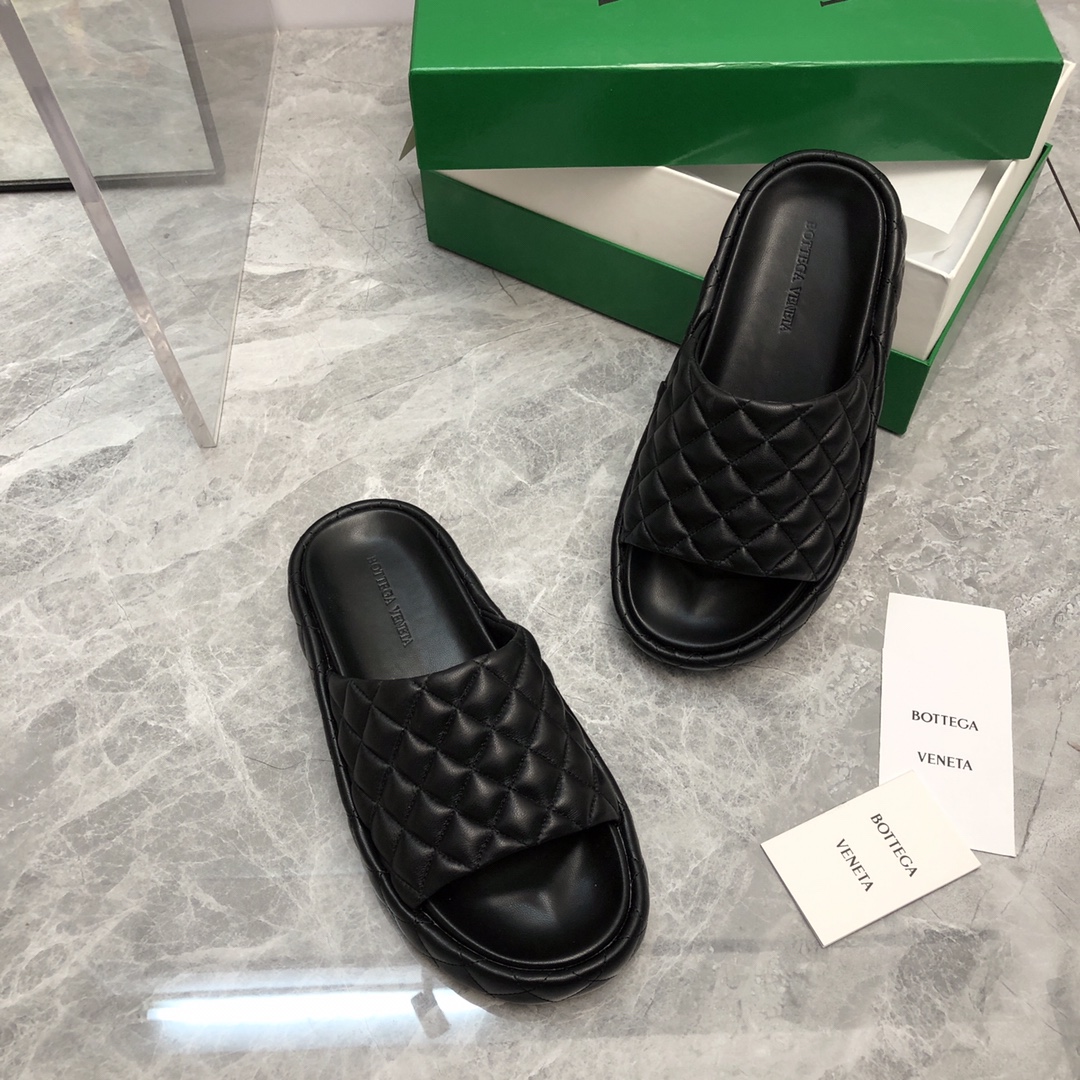 B0tt*ga Ven*ta Slippers Black