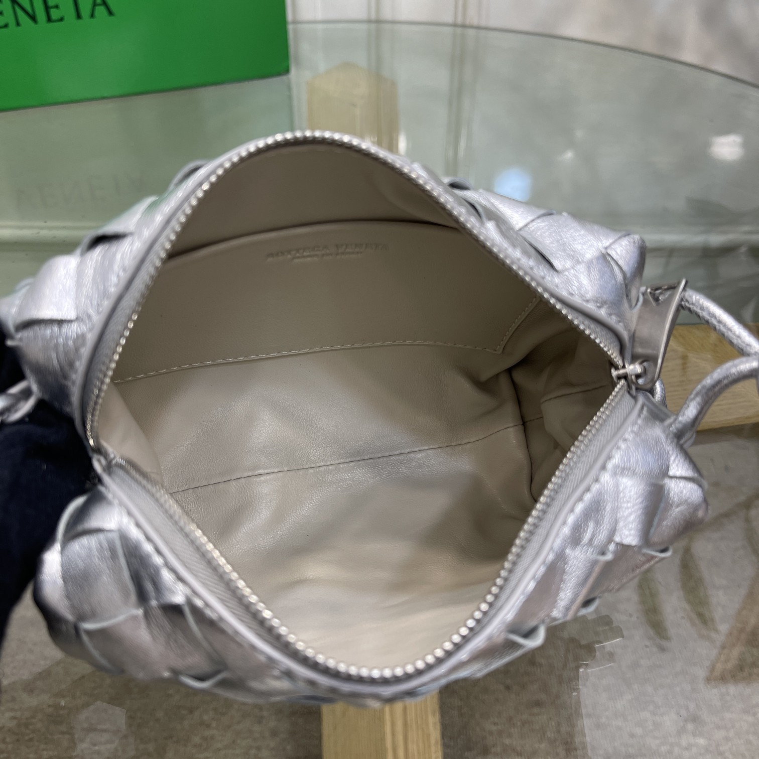 B0tt*ga Ven*ta Loop Bag Silver