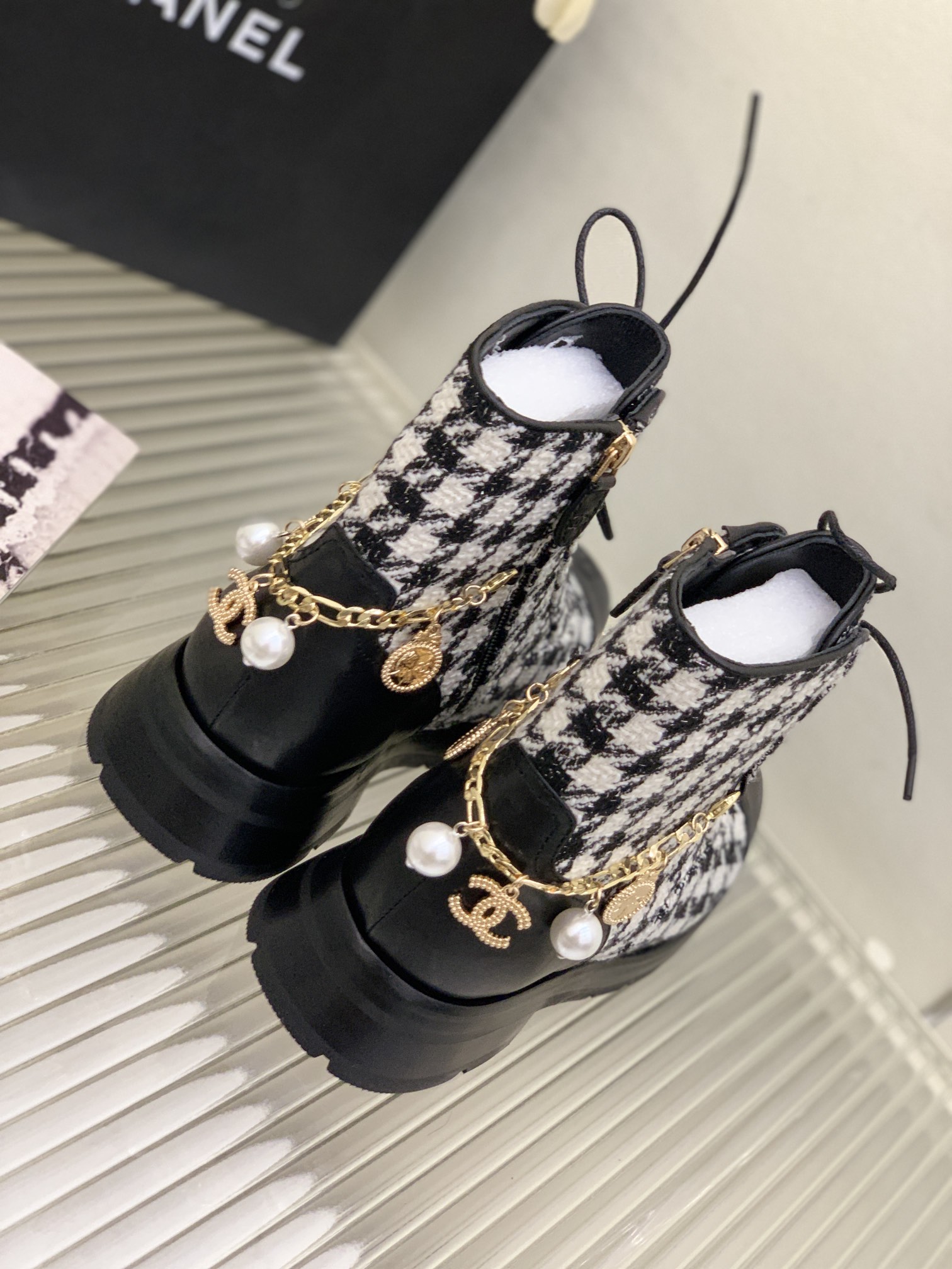 Ch**el Boots 014