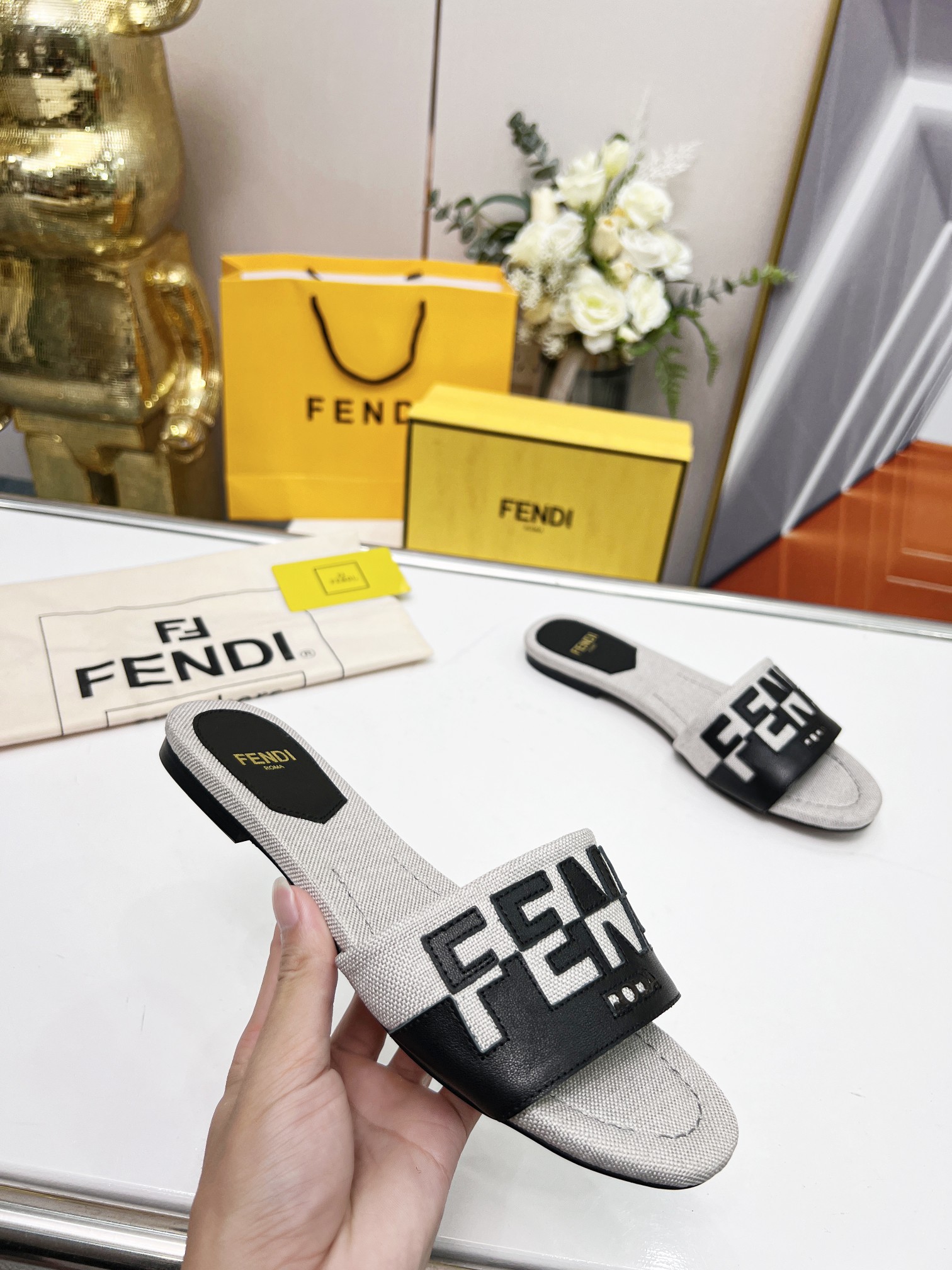 F**di Slippers