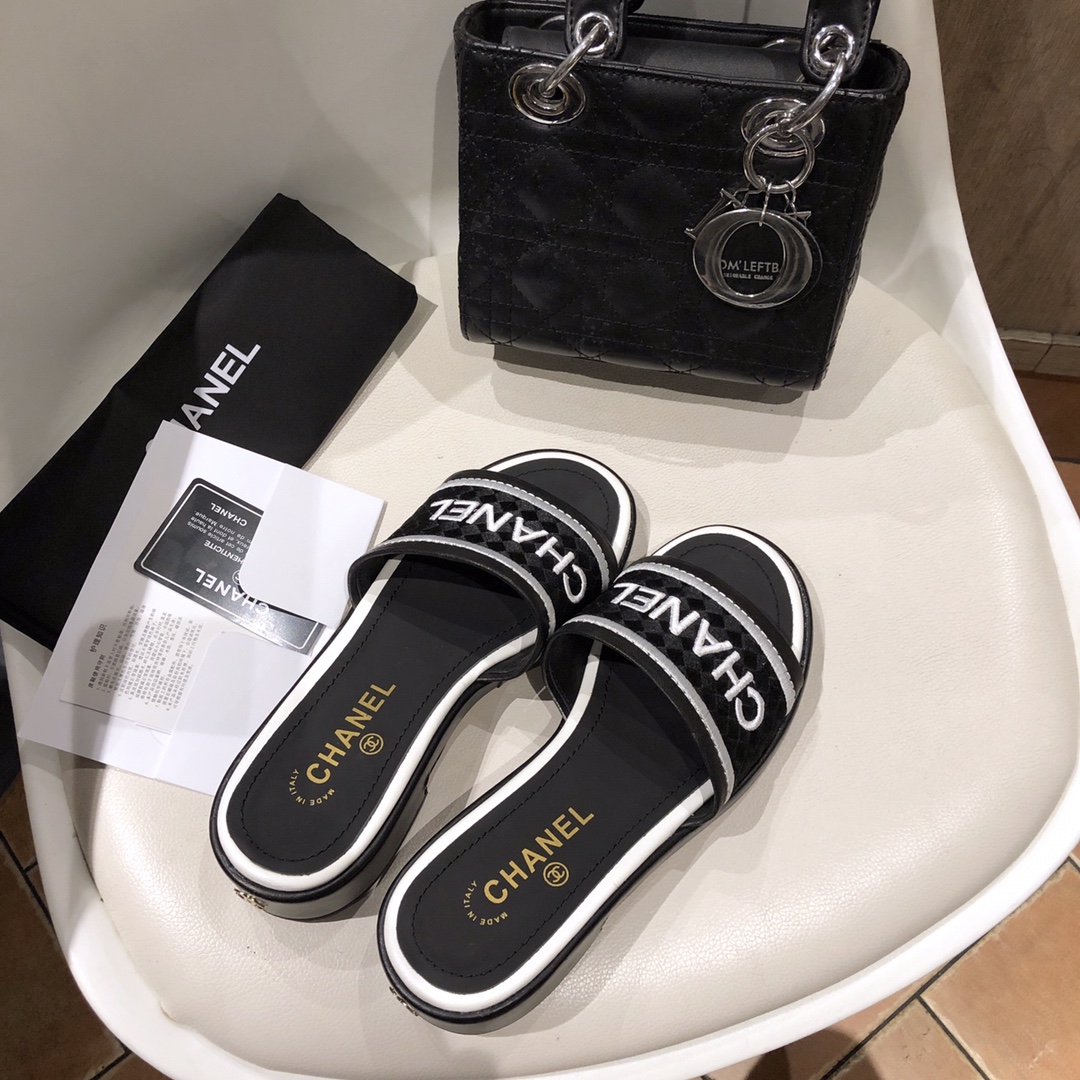 Ch**el Slippers 03