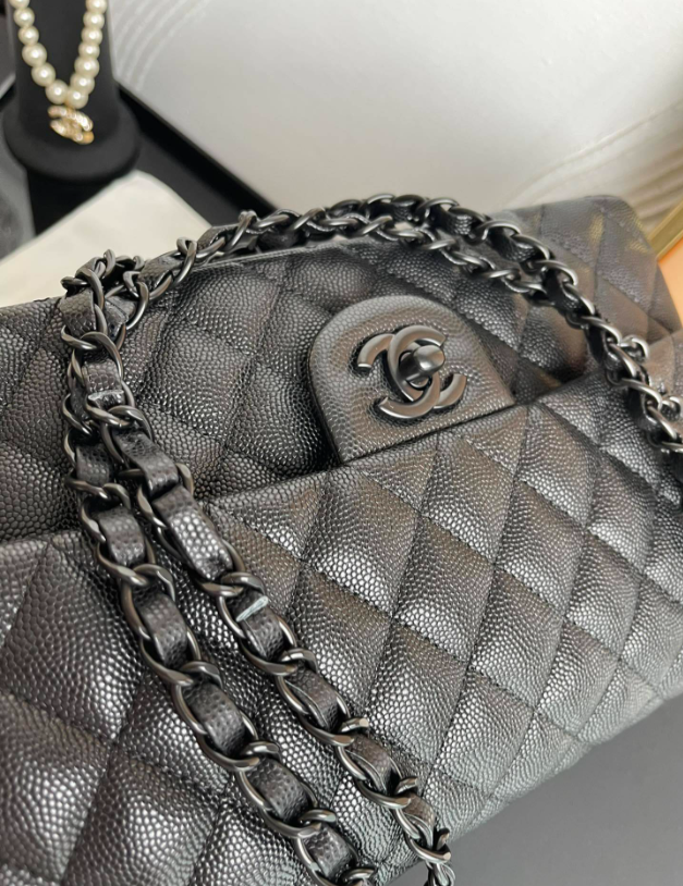 Ch**el Flap Bag Caviar 25CM Black 01112