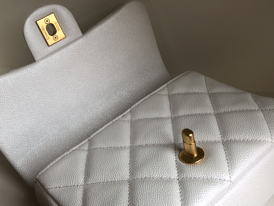 Bagsaaa Ch**el Caviar Quilted Square Mini White 21K - 19x13x17cm
