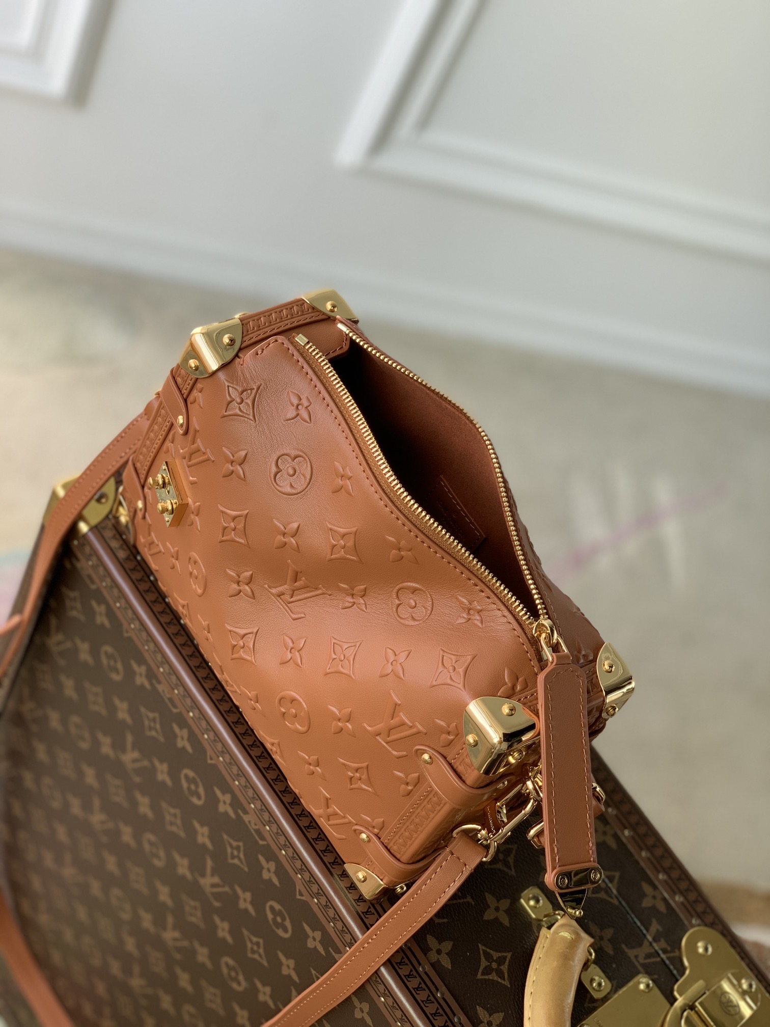 Bagsaaa L0vis Vvtt0n Side Trunk H27 Tan Brown - 21 x 14 x 6 cm