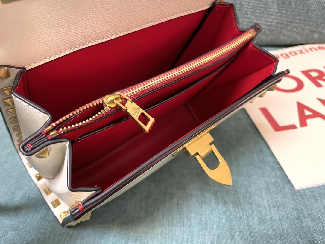 Bagsaaa Va1e*ntin0 Garavani Rockstud Alcove Cream Bag - 22*17*9cm