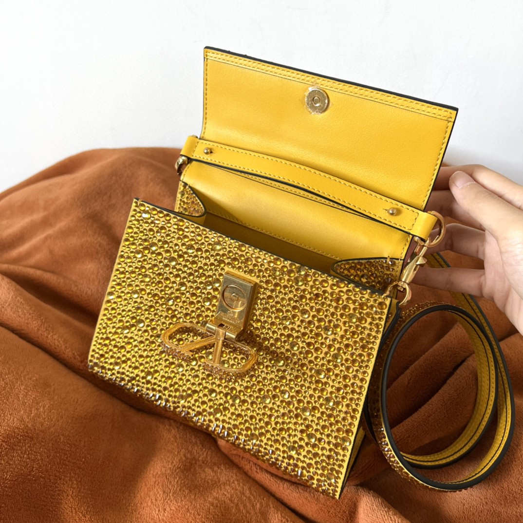 Bagsaaa Va1e*ntin0 Vsling Mini Handbag With Sparkling Embroidery Yellow - W19xH13xD9 cm