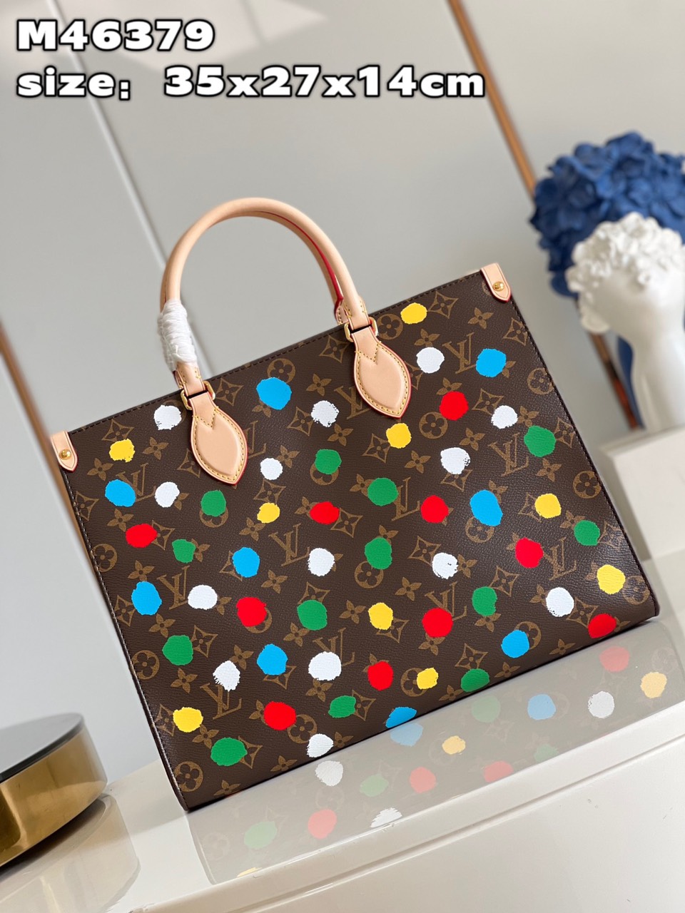 Bagsaaa L0vis Vvtt0n Onthego MM YK Painted Dots texture with 3D effect - 35 x 27 x 14 cm