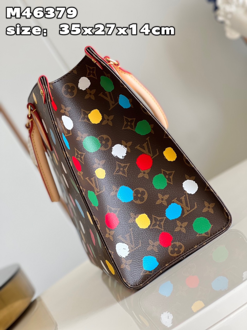 Bagsaaa L0vis Vvtt0n Onthego MM YK Painted Dots texture with 3D effect - 35 x 27 x 14 cm