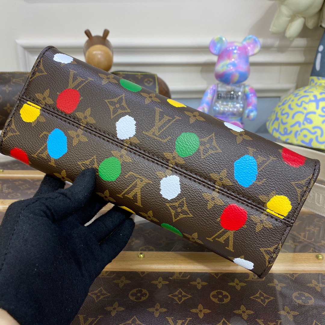 Bagsaaa L0vis Vvtt0n Onthego PM YK Painted Dots texture with 3D effect - 25x19x11.5cm