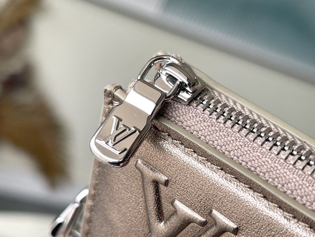 Bagsaaa L0vis Vvtt0n Lexington Pouch Silver - 21.5 x 13 x 5.5 cm