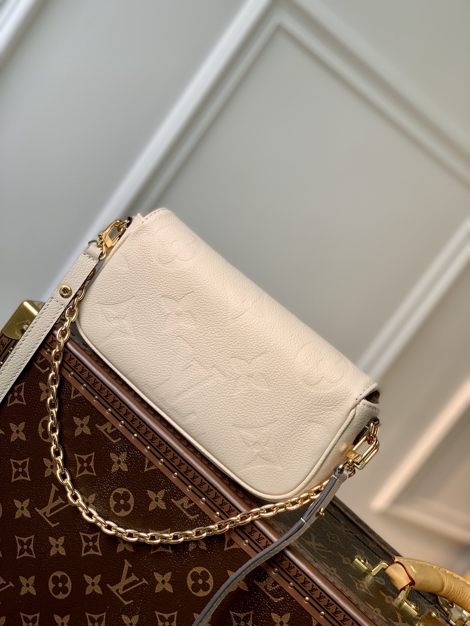 Bagsaaa L0vis Vvtt0n Wallet on Chain Ivy Cream M82210 - 23.5 x 12.0 x 4.3cm