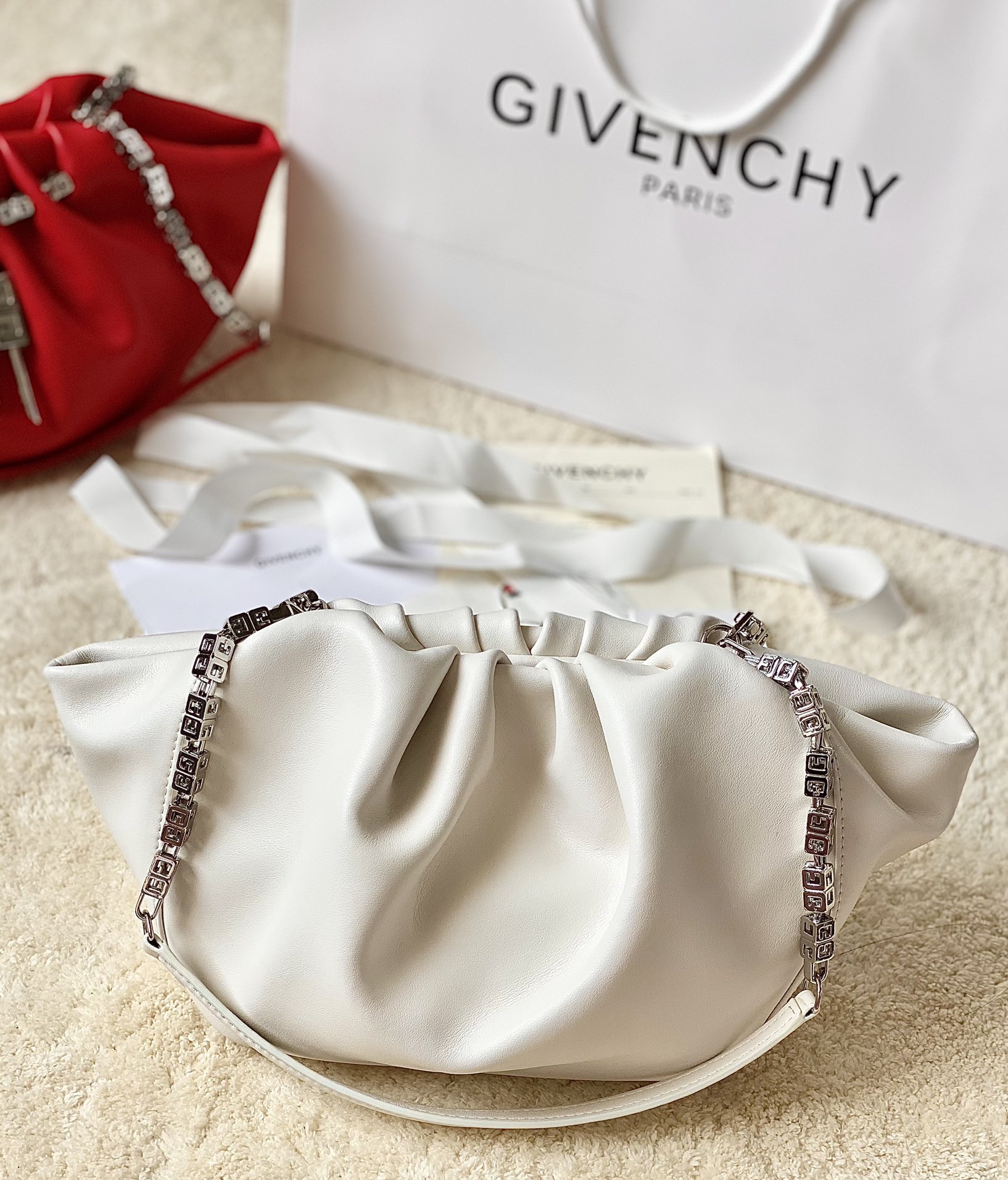Bagsaaa Givenchy Kenny White Bag - 32x22x17cm