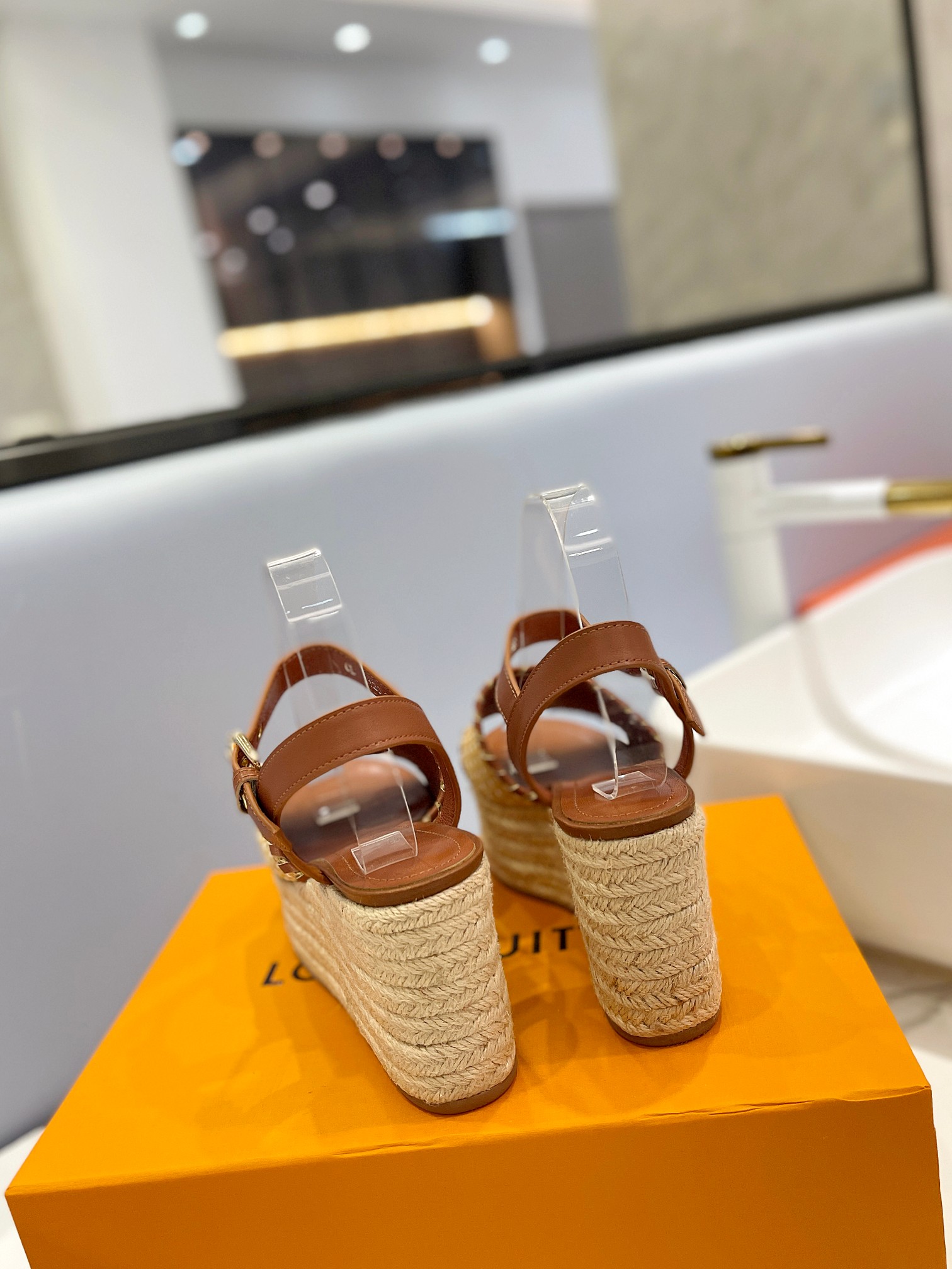 Bagsaaa L0vis Vvtt0n Wedge Sandal LV Logo Brown 