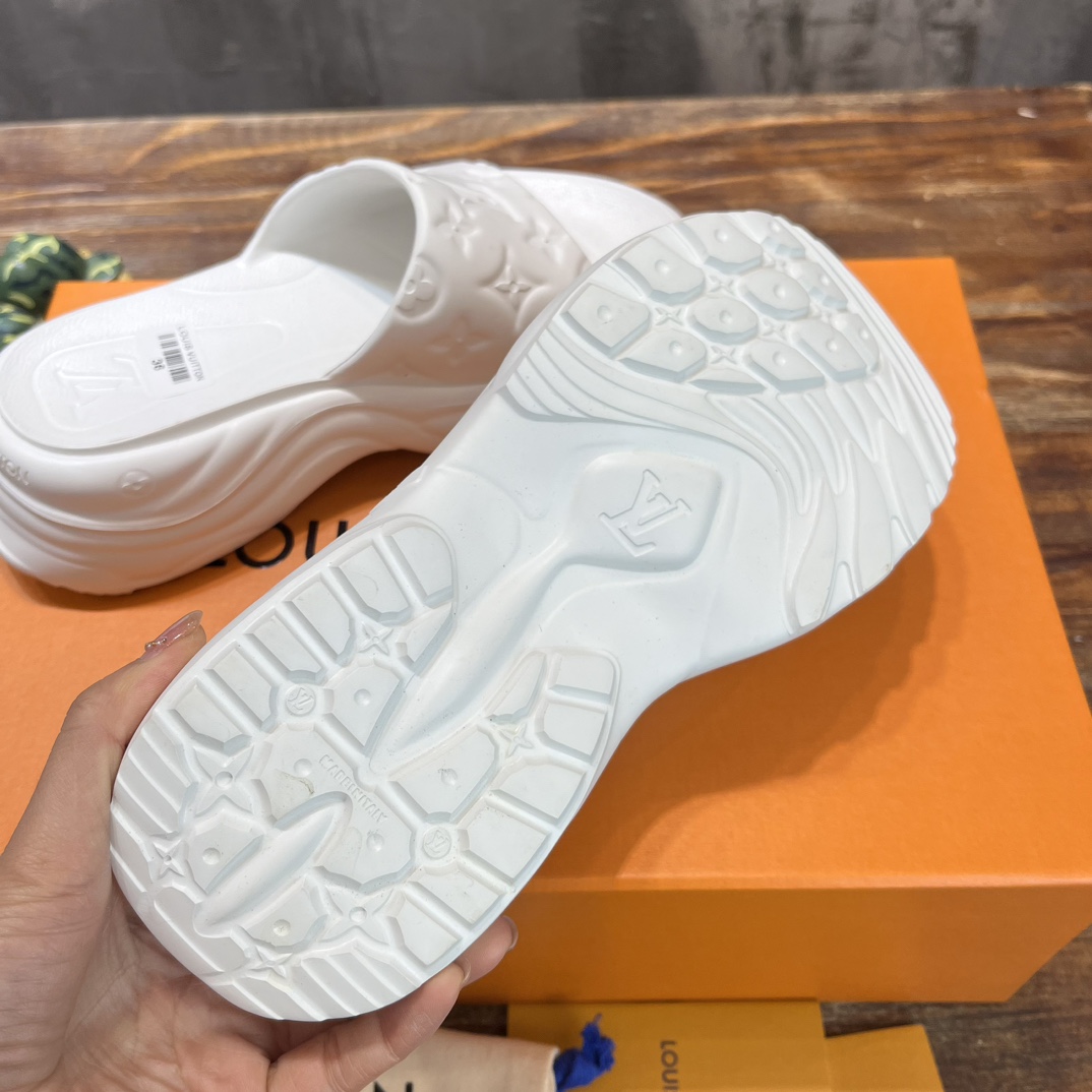 Bagsaaa L0vis Vvtt0n Pool 55 Flat Comfort Mule White