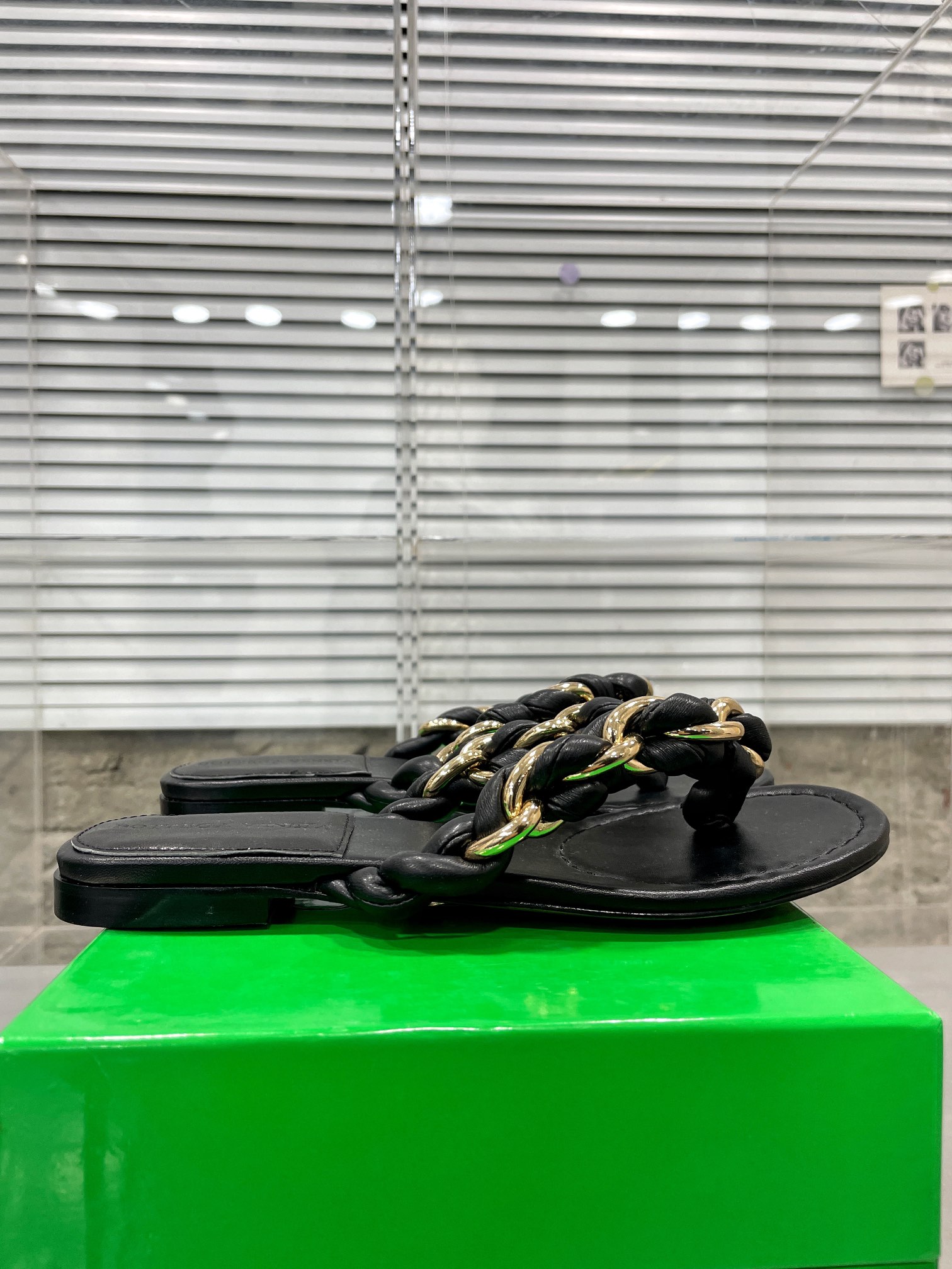 Bagsaaa B0tt*ga Ven*ta Rubber Lido In Cane Sugar Black