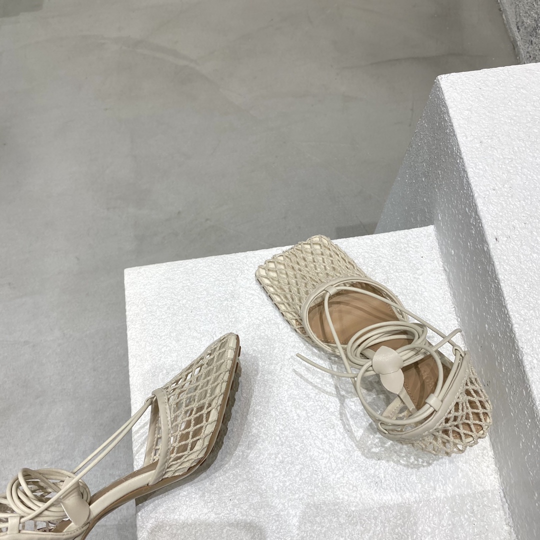 Bagsaaa B0tt*ga Ven*ta Stretch Leather Trimmed Mesh Pumps in Beige