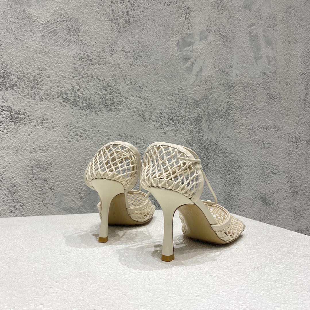 Bagsaaa B0tt*ga Ven*ta Stretch Leather Trimmed Mesh Pumps in Beige