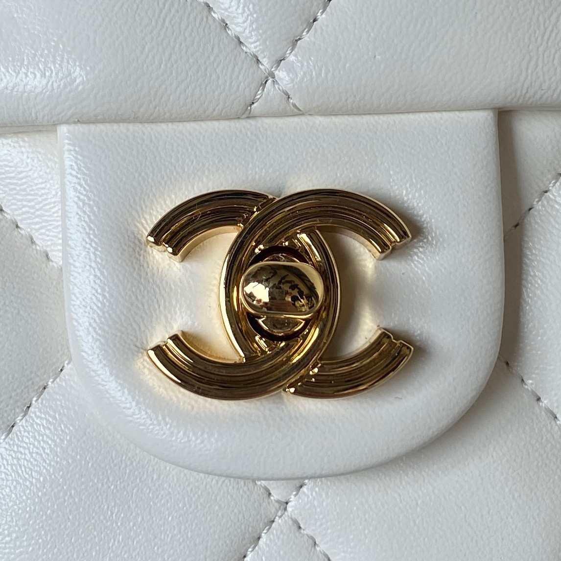 Bagsaaa Ch**el Flap Bag Lambskin Leather Gold Handle In White - 13X21X8cm