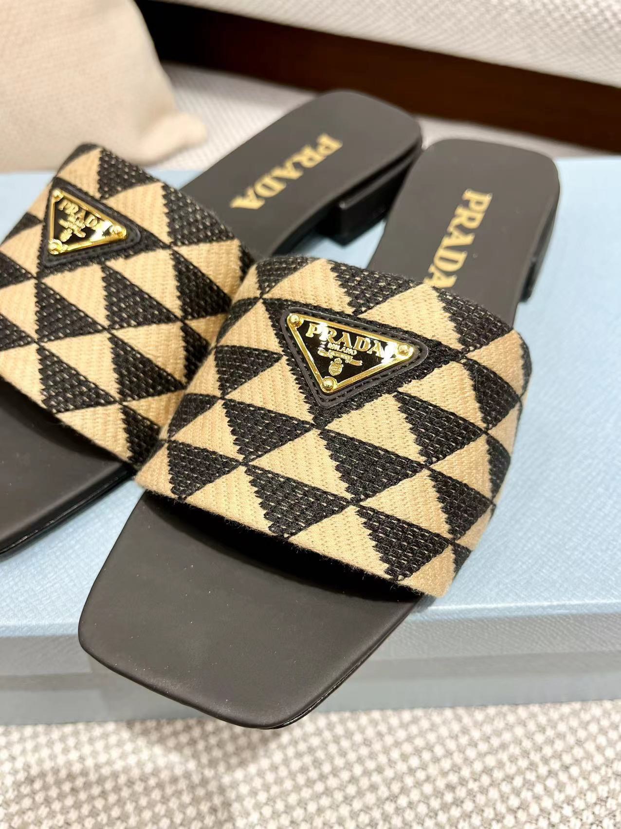 Bagsaaa Pra*a Embroidered fabric slides