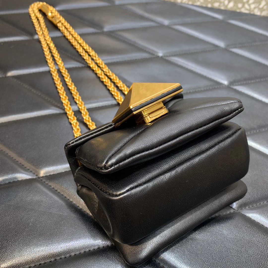 Bagsaaa Va1e*ntin0 Garavani Micro One Stud Nappa Black Bag - 11x8x5cm