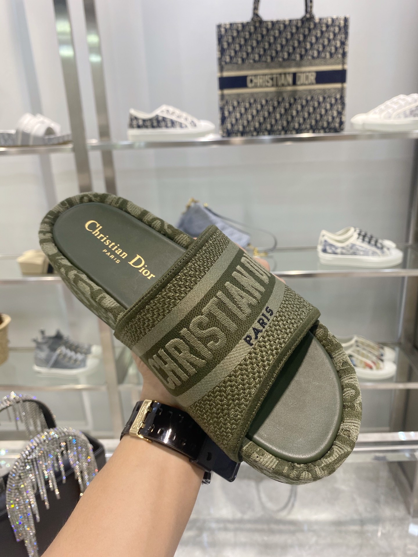 Bagsaa D10r Dway Green Sandals