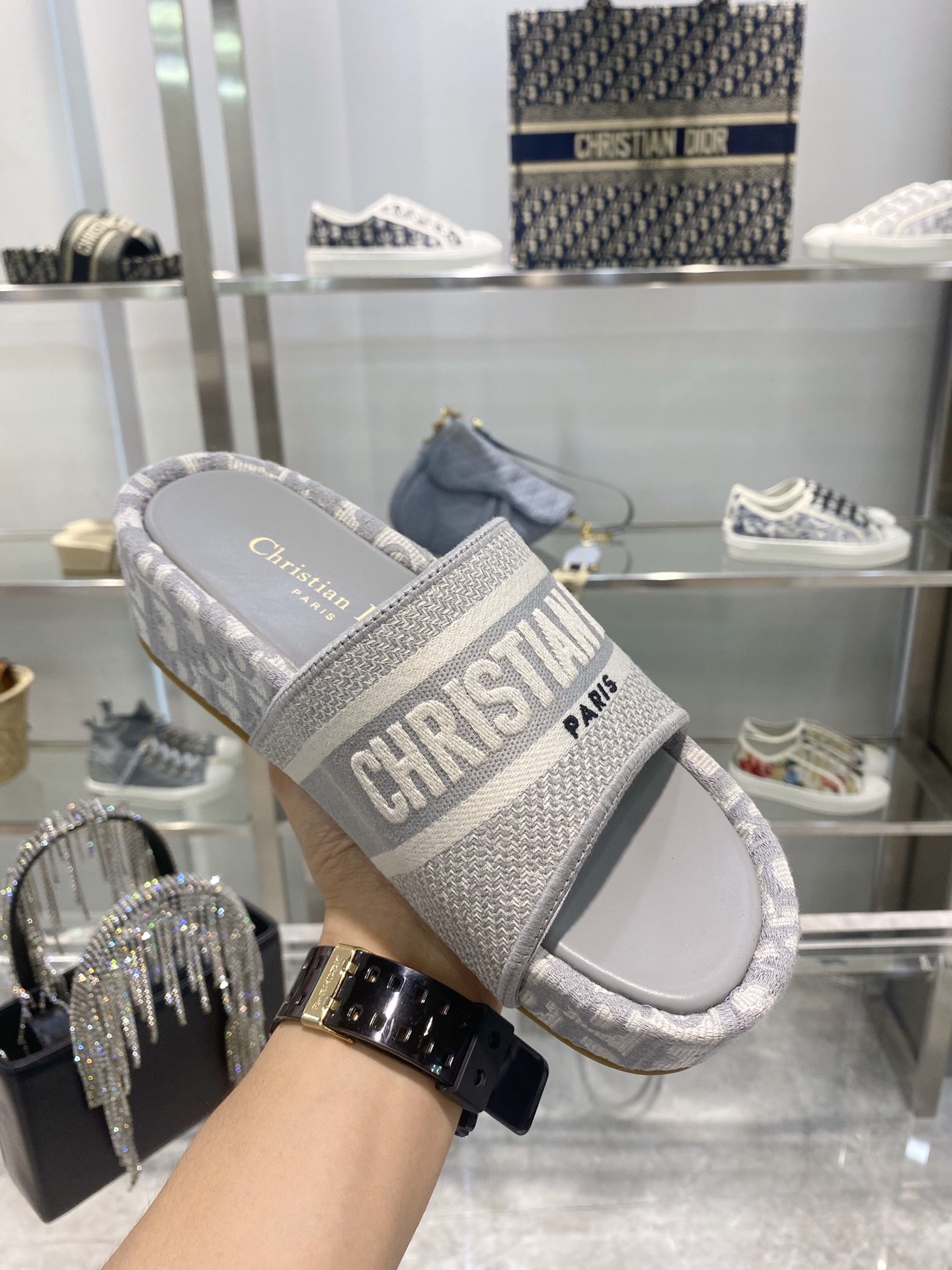 Bagsaa D10r Dway Grey Sandals