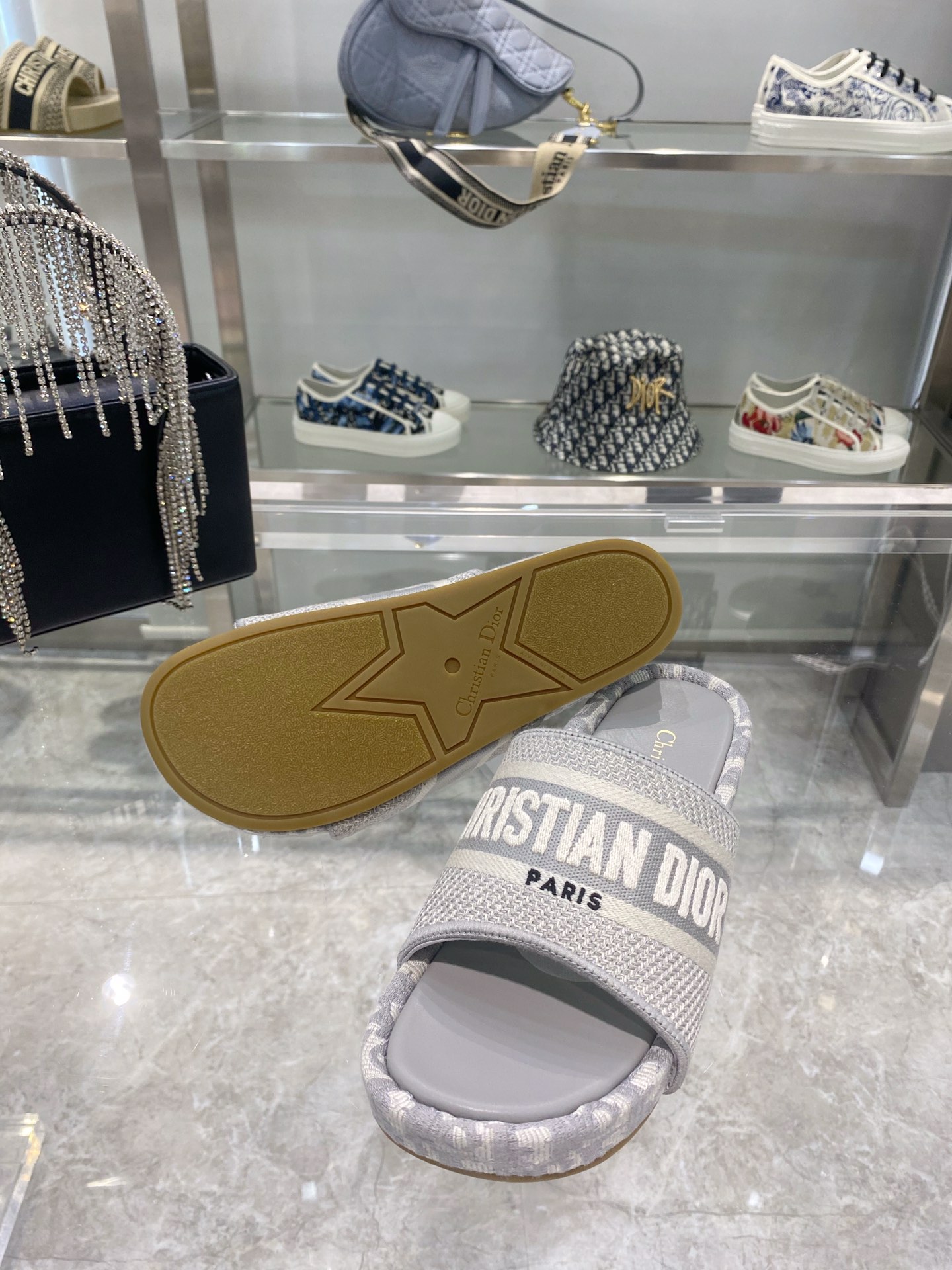 Bagsaa D10r Dway Grey Sandals