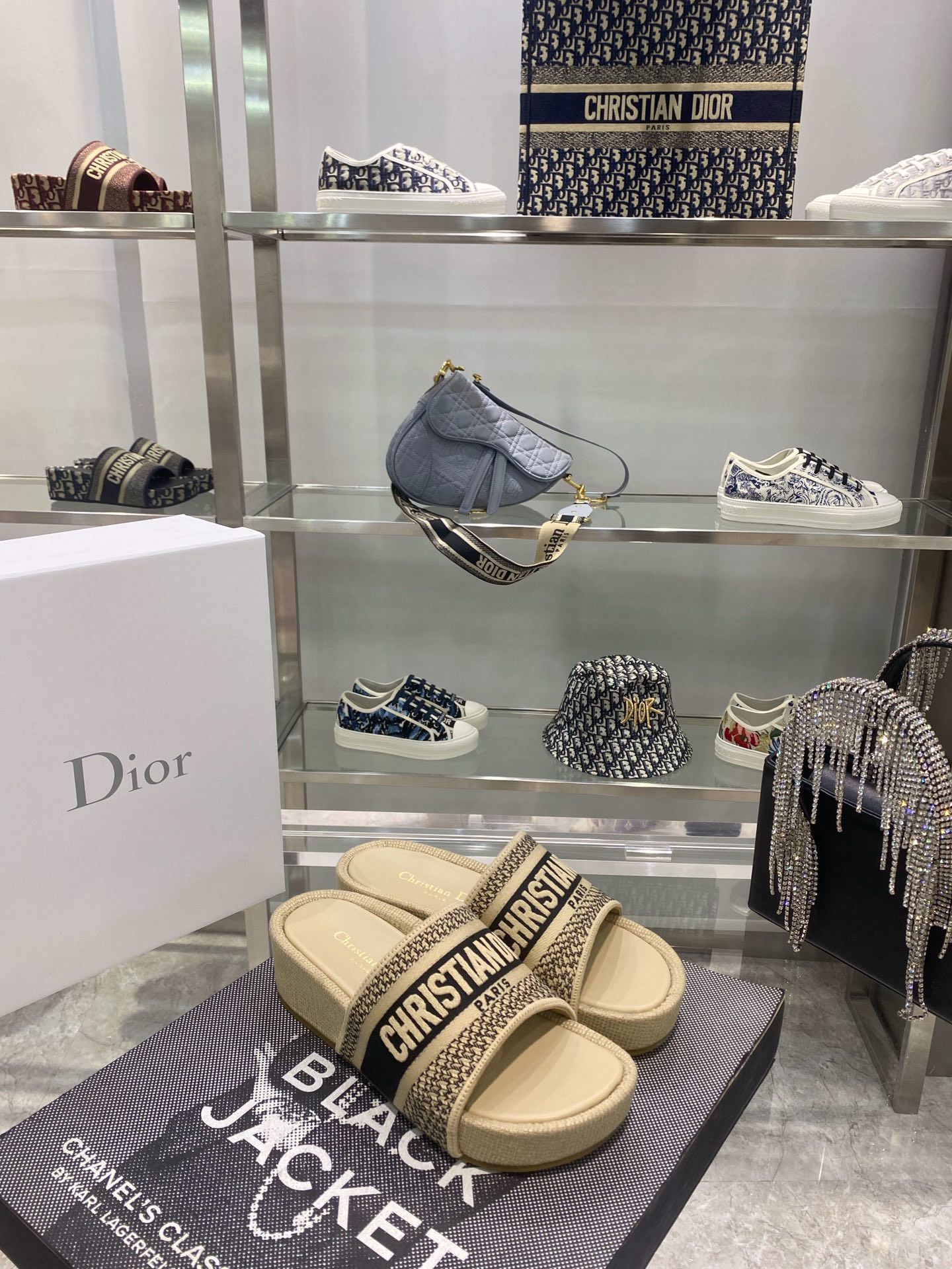 Bagsaa D10r Dway Beige Sandals