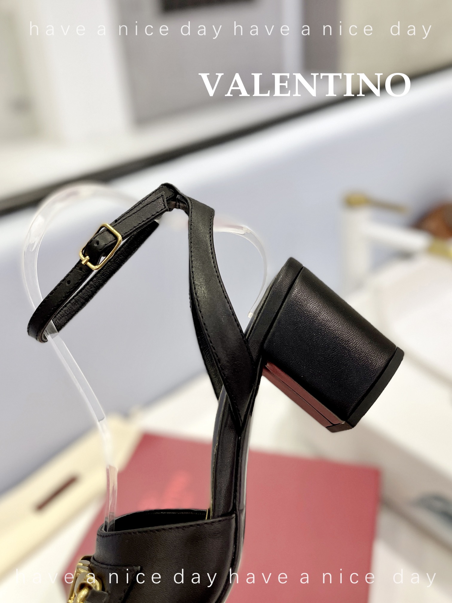 Bagsaaa Va1e*ntin0 Black Sandals