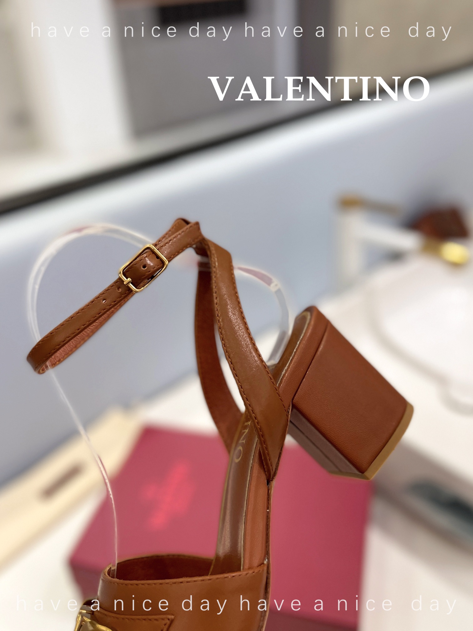 Bagsaaa Va1e*ntin0 Brown Sandals