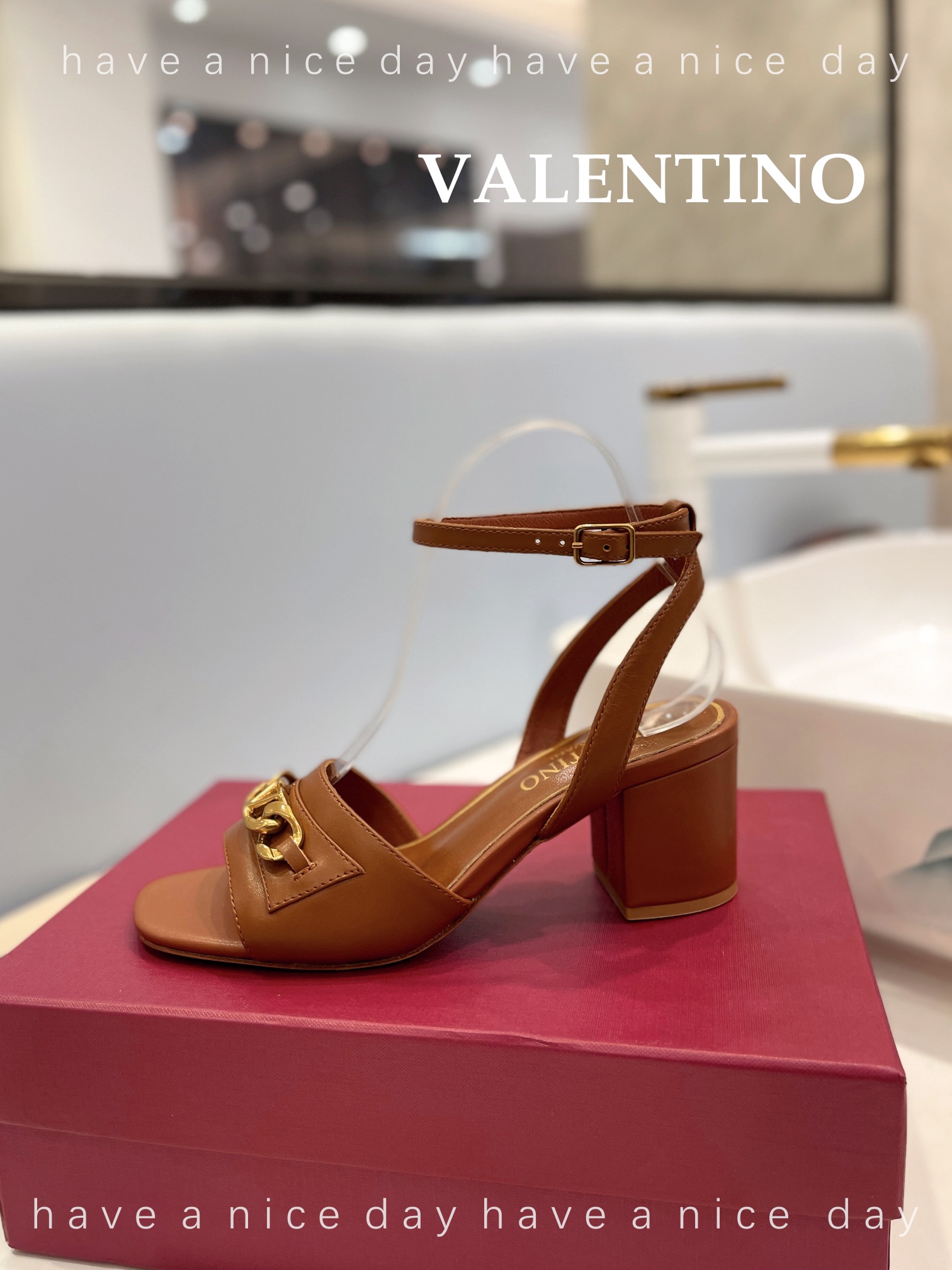 Bagsaaa Va1e*ntin0 Brown Sandals