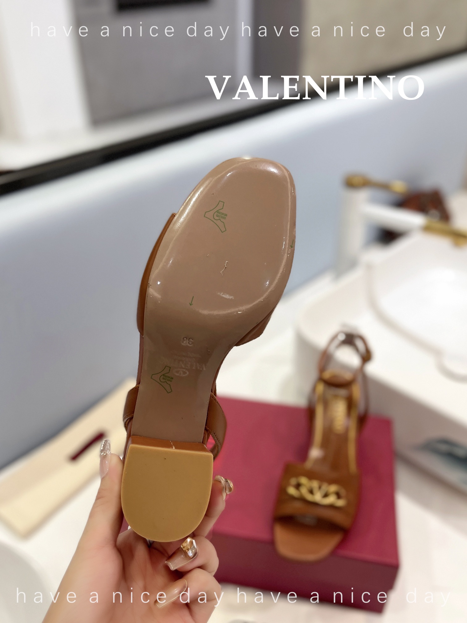Bagsaaa Va1e*ntin0 Brown Sandals