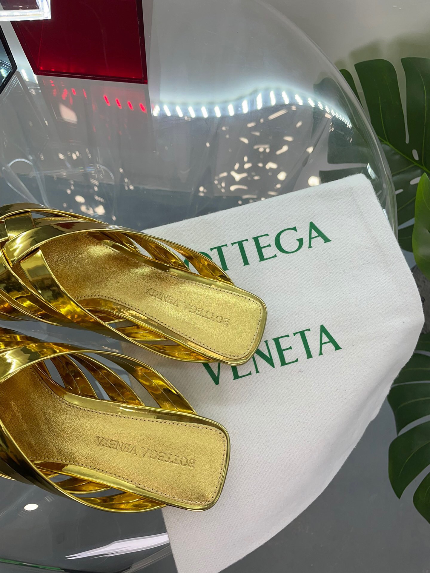 Bagsaaa B0tt*ga Ven*ta Alfie Gold Slipper