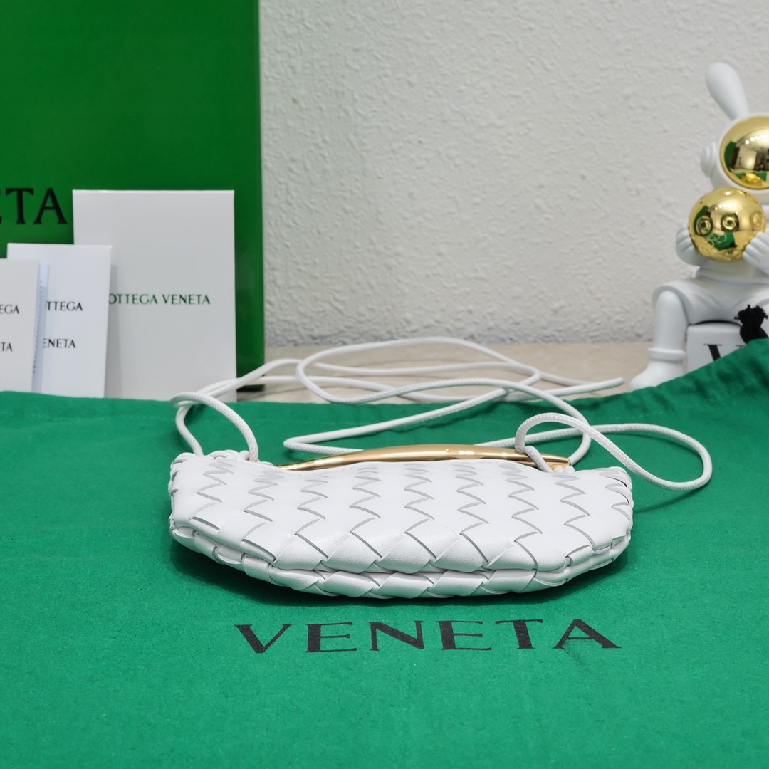 Bagsaaa B0tt*ga Ven*ta Sardine Top Handle White Bag - 20*12*2.5cm
