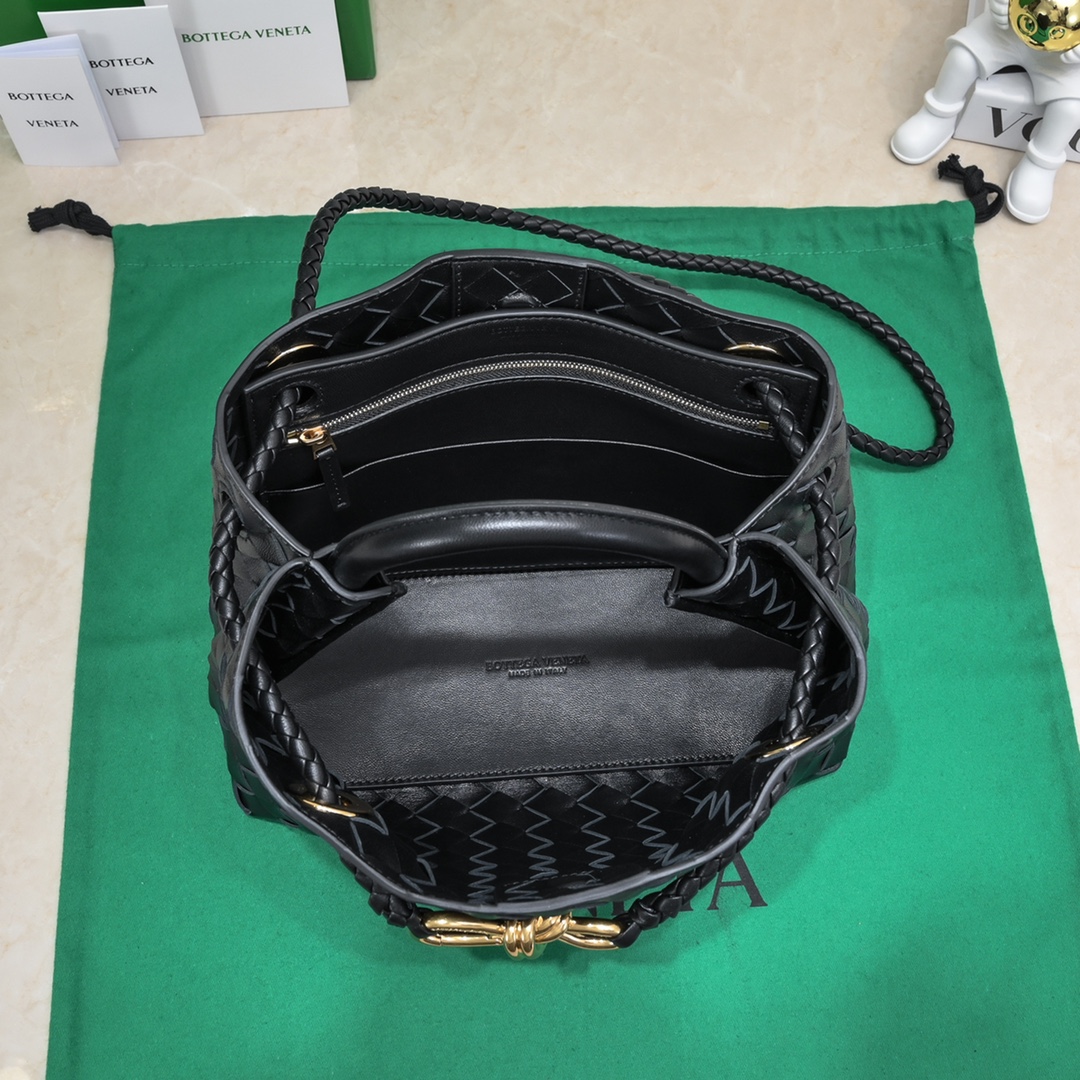 Bagsaaa B0tt*ga Ven*ta Andiamo Medium black leather tote bag - 19*25*10.5cm