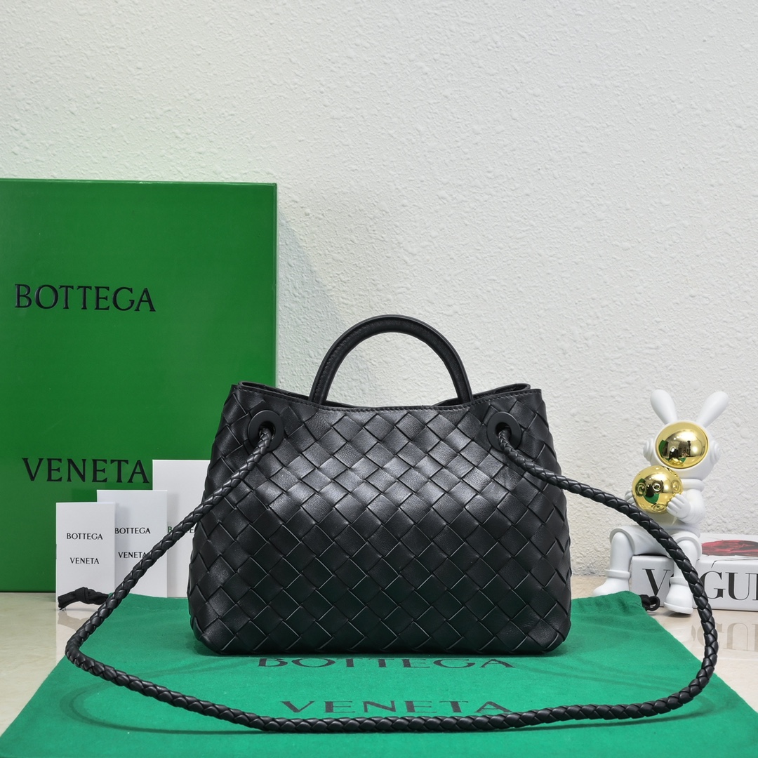 Bagsaaa B0tt*ga Ven*ta Andiamo Medium black leather tote bag - 19*25*10.5cm