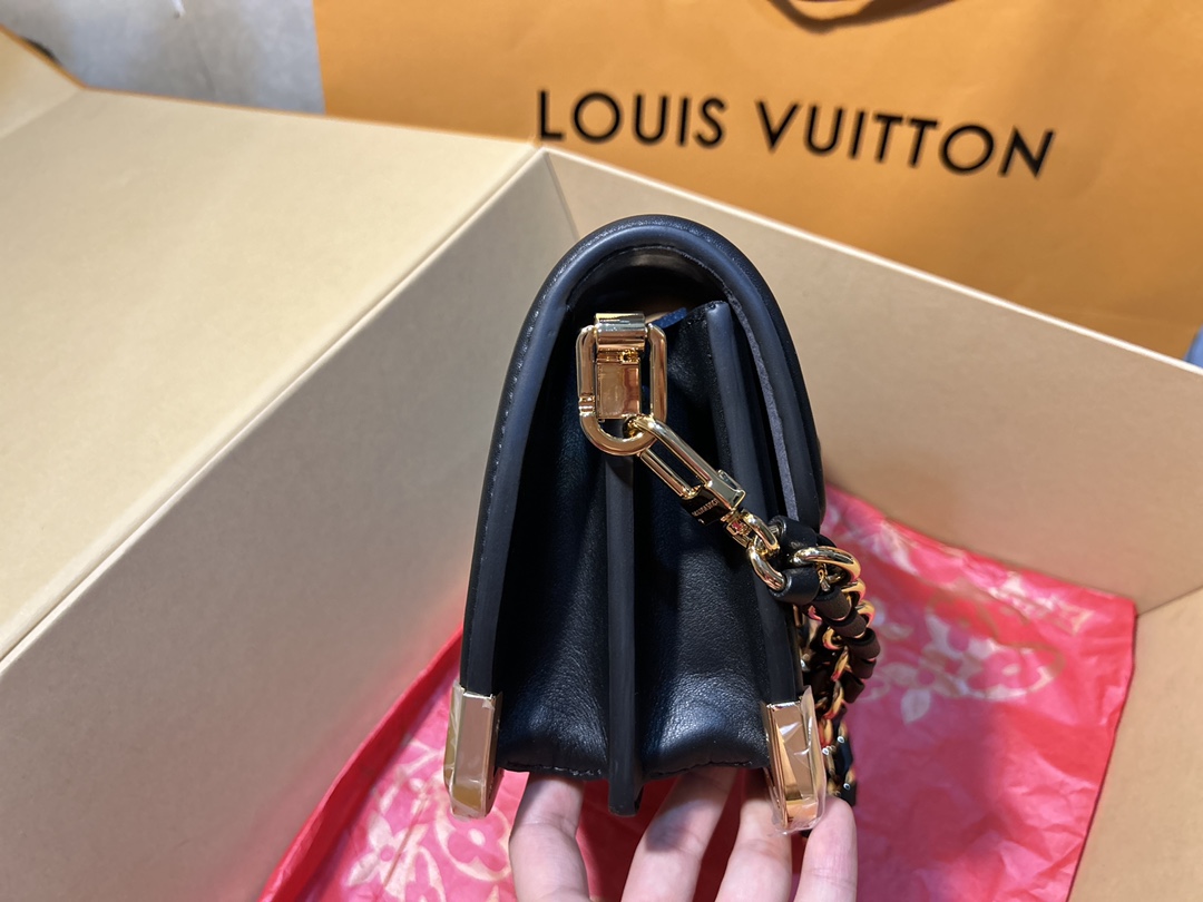 Bagsaaa L0vis Vvtt0n Dauphine MM Black Calfskin - 17 x 25 x 10.5 cm