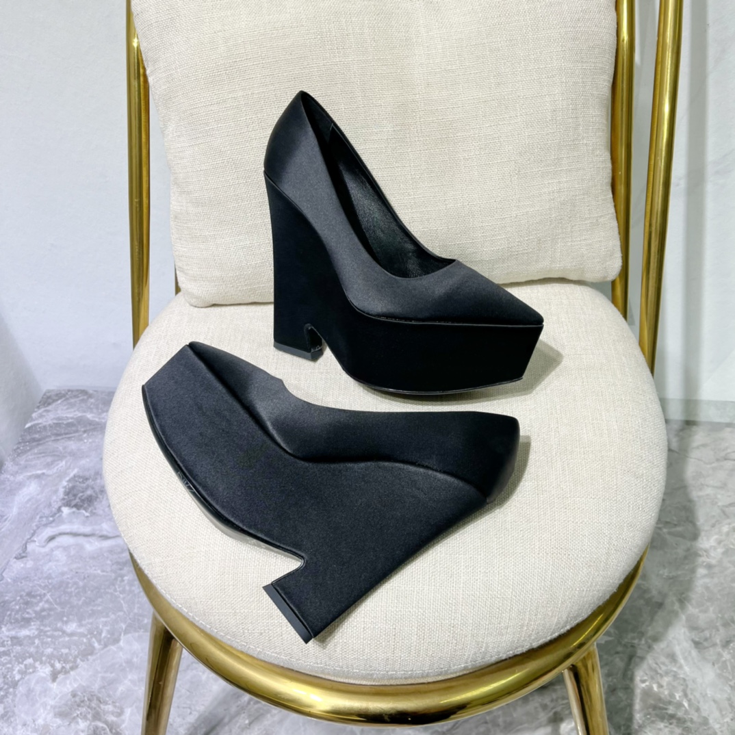 Bagsaaa Versace Black Heel