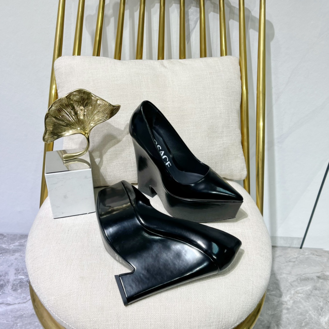 Bagsaaa Versace Black Leather Heel