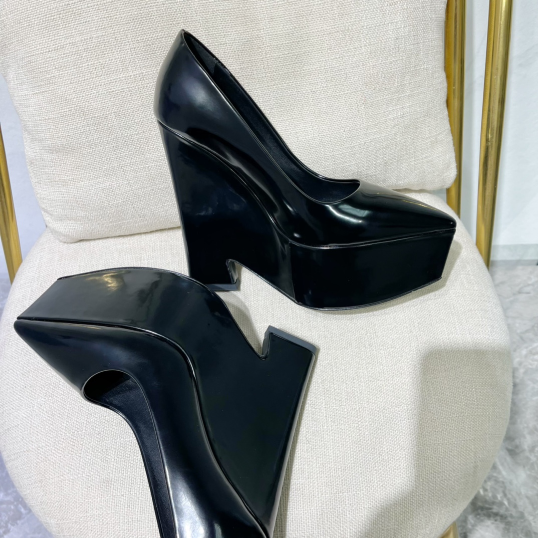 Bagsaaa Versace Black Leather Heel
