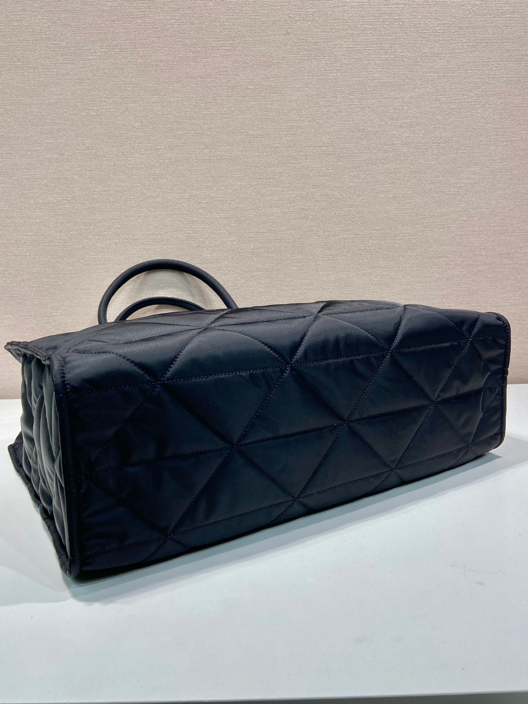 Bagsaaa Pra*a Re-Nylon shopping bag with topstitching - 45*34*15cm